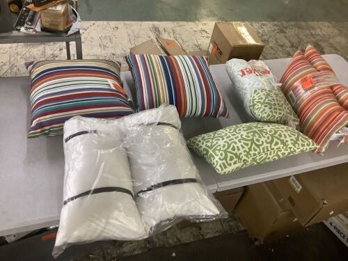 Lot of Outdoor Throw Pillows