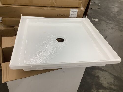 Delta Classic 500 32 in. L x 32 in. W Alcove Shower Pan Base with Center Drain in High Gloss White