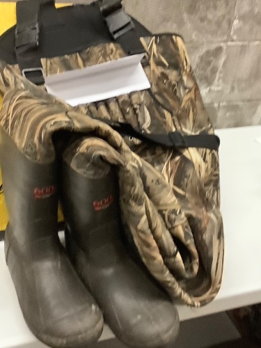 Classic Series II Neoprene Boot-Foot Waders for Men - Size 12R - Lot 99