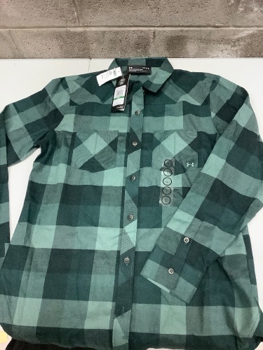 Under Armor Womens Large Ivy/Toddy Green Shirt - Lot 120