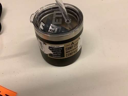 Yeti Rambler Camping Cup with straw - Black - Lot 132