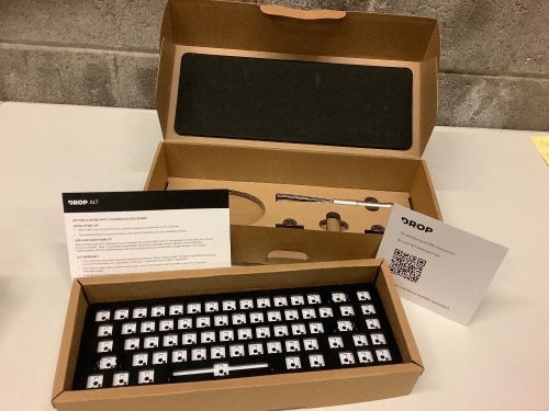 Drop ALT HP MDX-31827-14 HIGH-PROFILE BAREBONES KEYBOARD - Lot 148