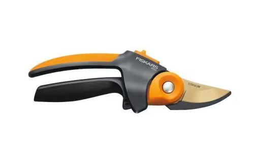 Fiskars PowerGear2 3/4 in. Cut Capacity 8.8 in. Bypass Pruning Shears with SoftGrip Handles