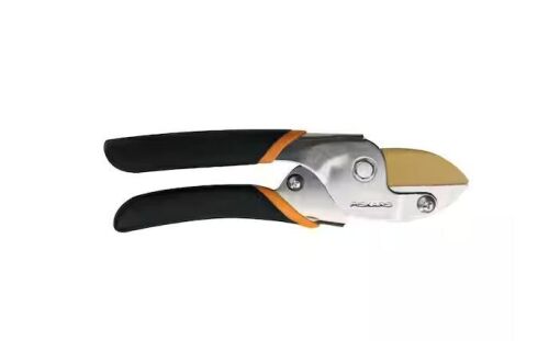Fiskars 5/8 in. Cut Capacity Titanium Coated Steel Blade with Non-Slip Grip Anvil Hand Pruning Shears