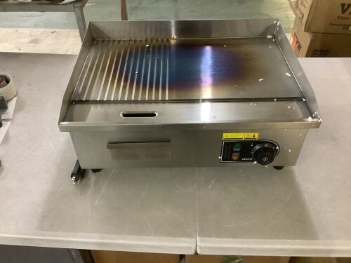 VEVOR Commercial Electric Griddle, 21.06 x 11.81 inch, 1750W, 122-570°F Adjustable Temp - Gets Hot