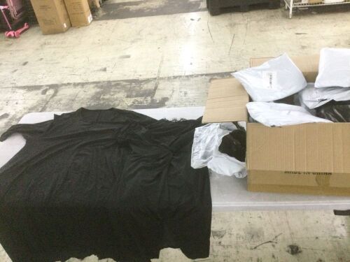 Lot of Women's Clothing, Various Sizes