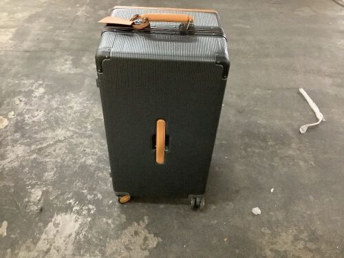 28 Inch Hardshell Suitcase with Spinner Wheels - Locked