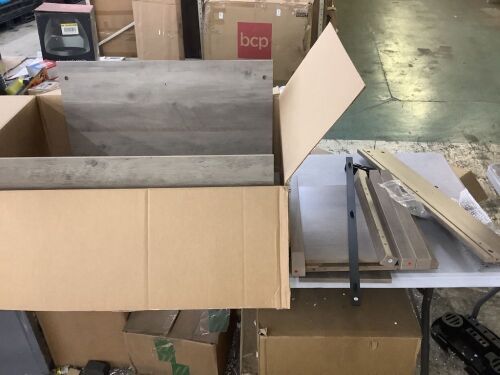 VINGLI Coffee Table - Light Damage, Incomplete Hardware