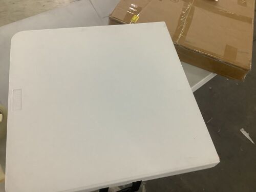 VINGLI 4 FT Plastic Folding Table