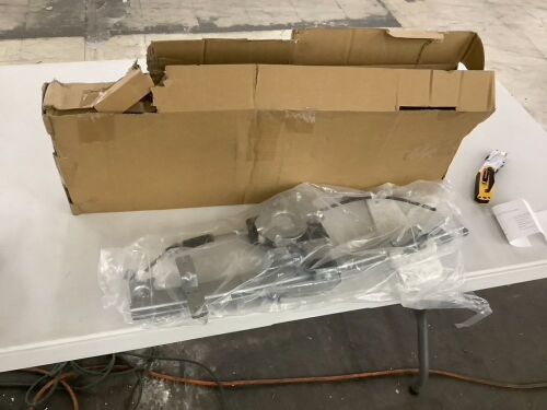 Front Left Power Window Motor and Regulator for 2000-2004 Jeep Grand Cherokee
