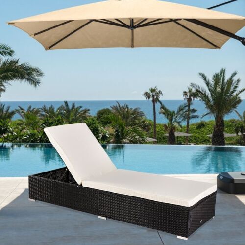 Wicker Chaise Chair with Padded Cushion