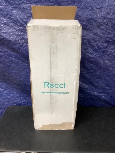 recci 2.5in mattress topper - Lot 147