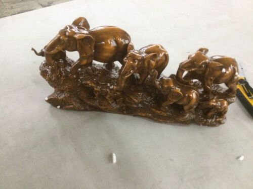 Elephant Family Statue