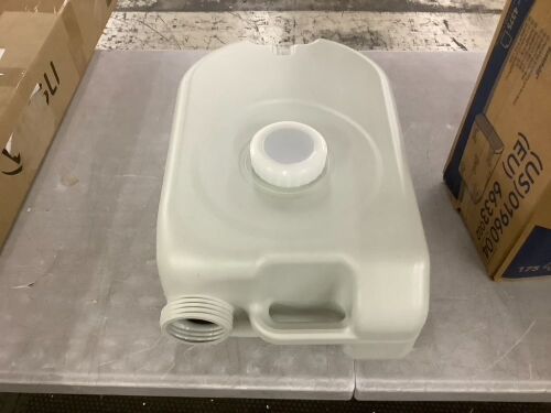 24L Portable Water Tank - Missing 1 Cap