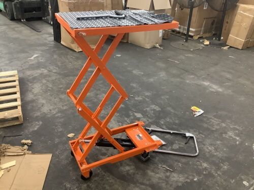 VEVOR Hydraulic Lift Table, 500 lbs Capacity, 47.2" Lifting Height