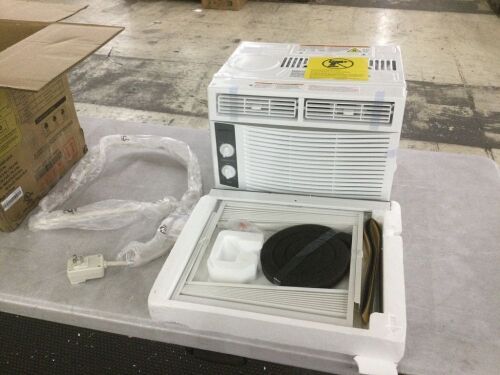 ROVSUN 5000 BTU 115V Window Air Conditioner with Install Kit