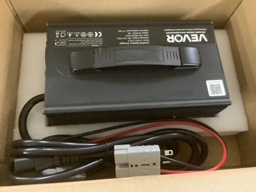 VEVOR 36V 18A Lithium Battery Charger, 43.8V, AC-DC LiFePO4 Smart Charger, with Anderson Connector, LED Indicator, 0V Activation, for Lithium LiFePO4 Deep Cycle Rechargeable Batteries of Boat, RV