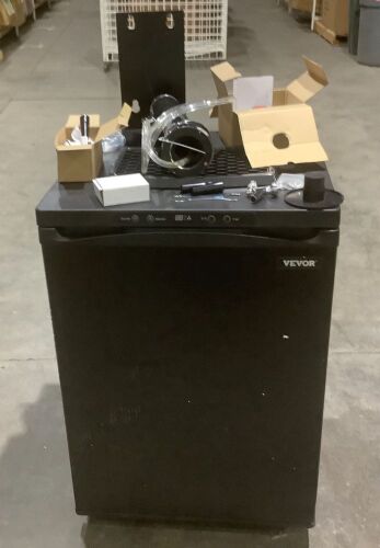 VEVOR Kegerator Beer Dispenser for Full Size Kegs - Missing a Wheel, Light Cosmetic Damage - Lot 44