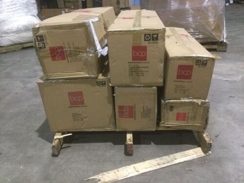 Pallet of New & E-Commerce Return Christmas Trees & Wreath - Lot 92