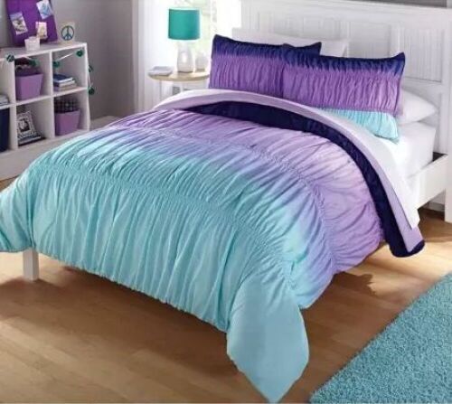 Latitude Ombre Ruched Reversible Comforter Set, Queen - Lot 378