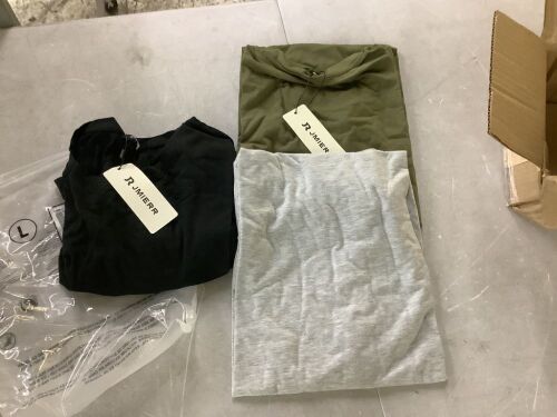 Lot of (3) Men's T-Shirts, L