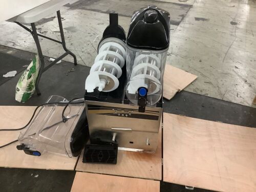 Slushie Machine - Does Not Get Cold, For Parts or Repair