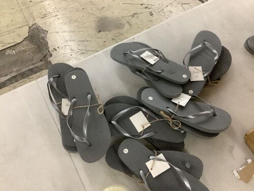 Lot of Gray Flip Flops, (10) Med, (4) XL, (8) Lg