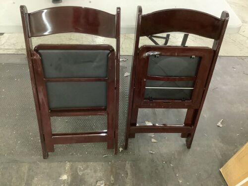 Set of 2 Folding Chairs