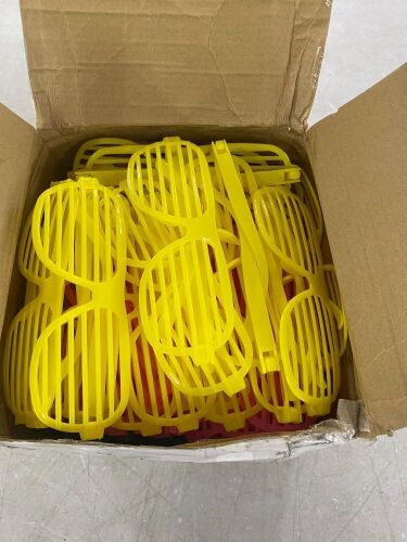 Plastic Multicolor Slotted Sunglasses, 80 pc