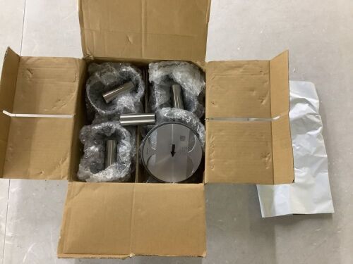 Engine Pistons, 4 pc, Unknown Fit