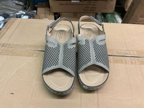 Sandals, Taupe, Size 8, Lot of 10