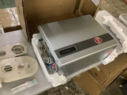 Rheem Performance Platinum 9.5 GPM Smart Super High Efficiency Indoor or Outdoor Natural Gas Tankless Water Heater