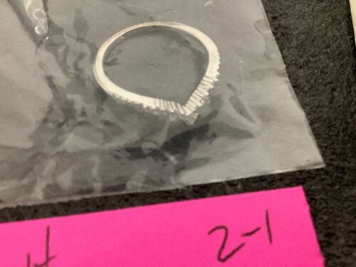 EAMTI V-Shaped Curved Engagement Ring