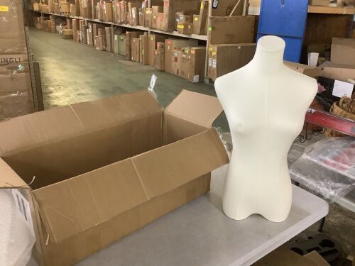 Bonnlo Female Dress Form with Stand