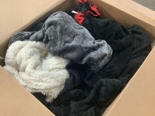 Lot of (5) Robes & Pajamas