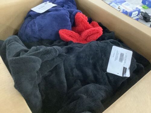 Lot of (4) Mens Robes