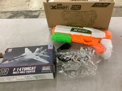 XSHOT Fast-Fill Medium Water Blaster & F-14 Tomcat Model Kit