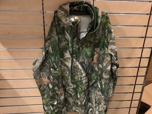 Red head Camo Jacket, Size Large - Lot 137