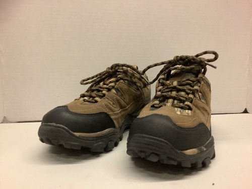 Red head Hiking Boots, Women's Size 7 - Lot 207