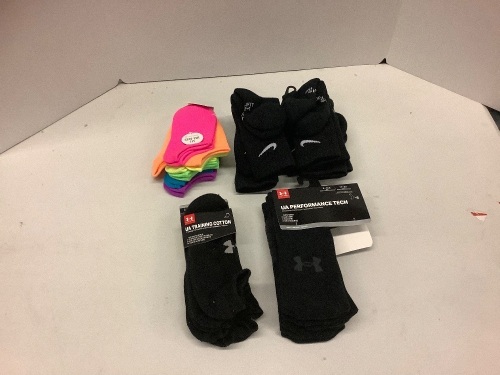 Lot of (4) MIsc. socks. Adults and Youth - Lot 211