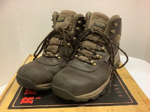 Red Head Wildcat Waterproof Boots, Size 8.5M - Lot 281