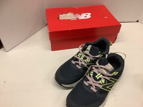 New Balance Train Running Shoes, Women's Size 8.5 - Lot 315