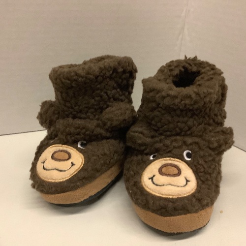 OutDoor Kids, Shoe Size 18-24 Months, Robe Size 12 Months - Lot 330