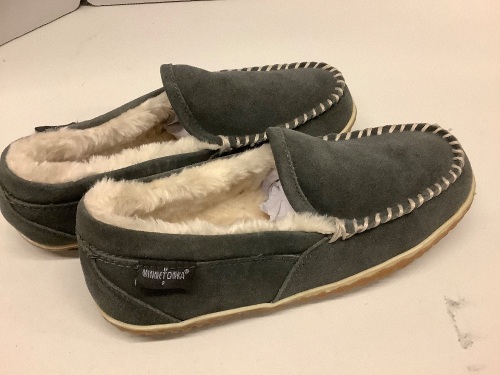 Minnetonka Women's Slippers, Size 9 - Lot 336
