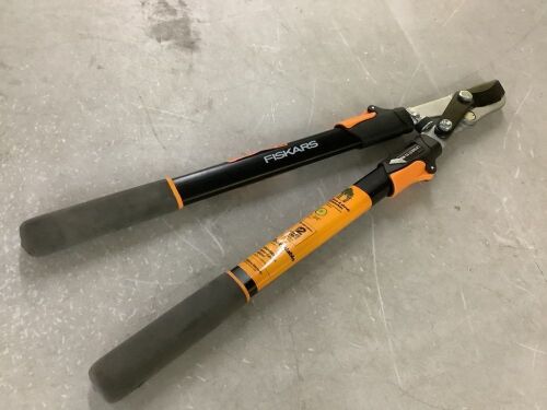 Fiskars 1-3/4 in. Cut Capacity Steel Blade, 25 in. - 37 in. Power-Lever Bypass Lopper with Extendable Handles