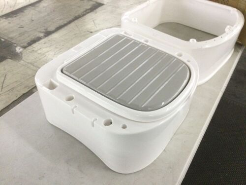VINGLI Portable Toilet with 5 Gallon Bucket - Cracked Piece