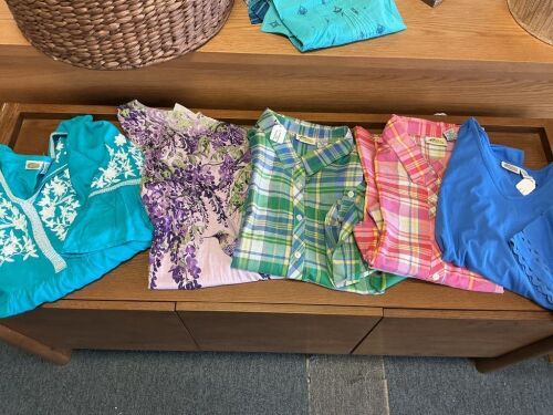 Women's Shirts 2XL, Lot Of 5
