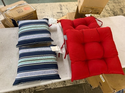Outdoor Theow Pillows ans Seat Cushions