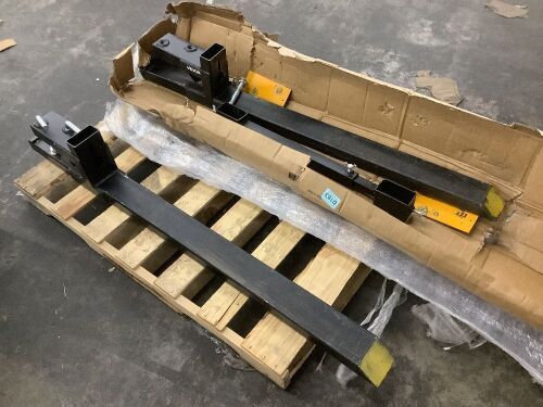 Clamp On Pallet Forks - 1 Damaged