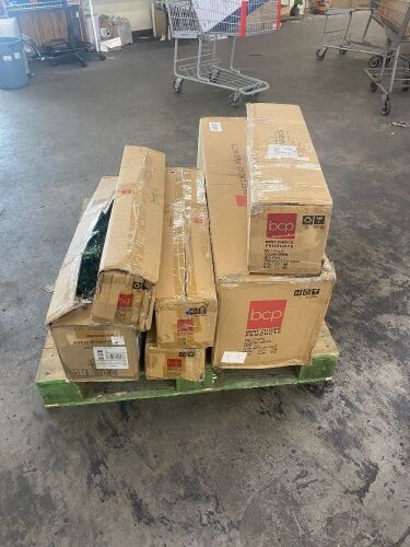 Pallet of 6 Christmas trees - uninspected